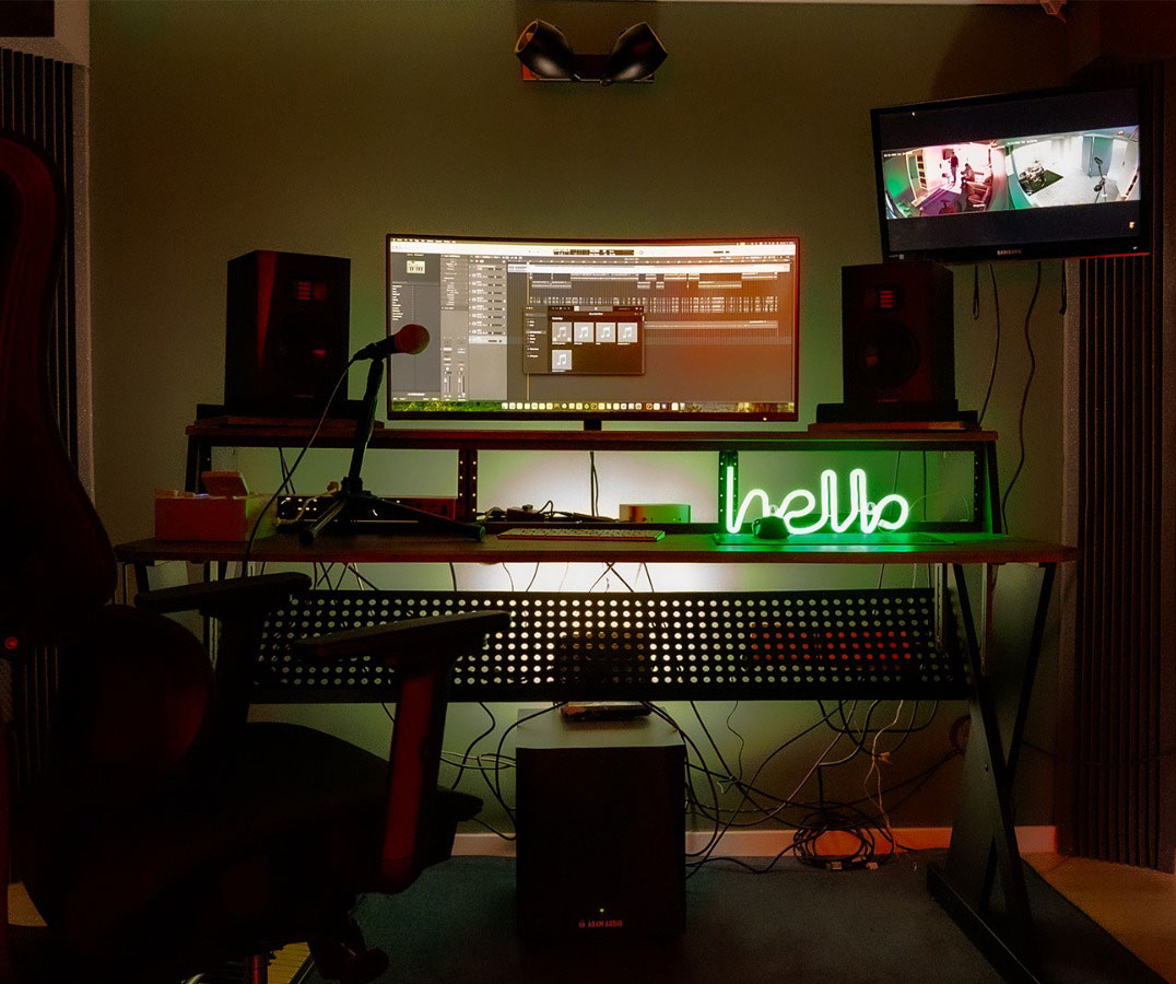 Studio BE33
